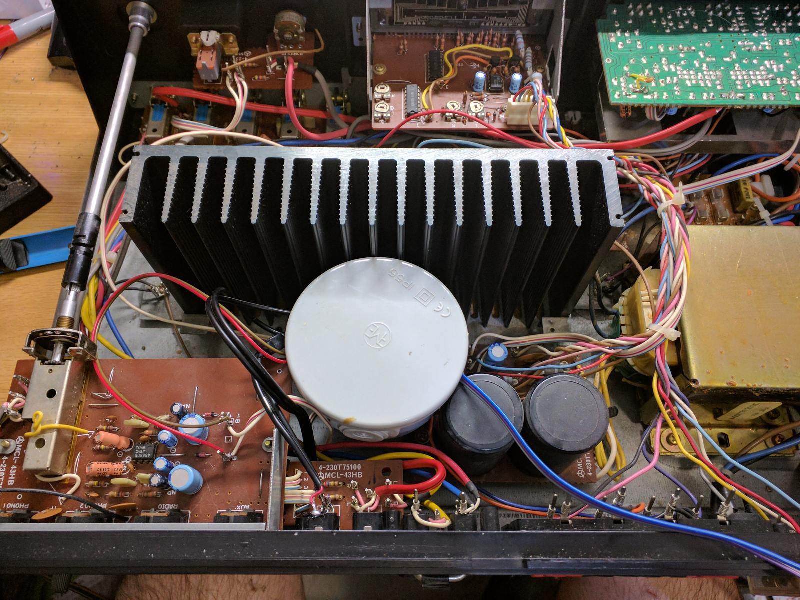 Montaje final del PakuVol integrado junto al amplificador